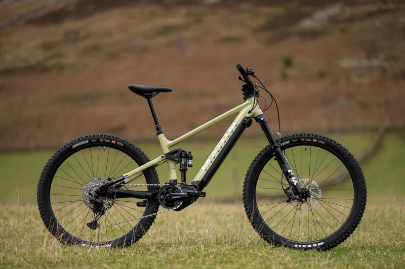 Marin Rift Zone E2 Sand/Black Medium